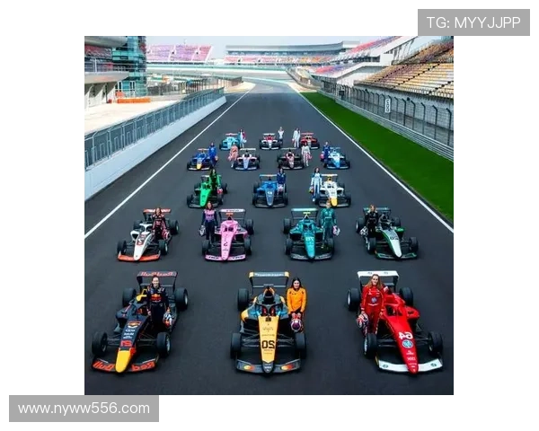 F1赛季激烈角逐 新车性能对比与车手争夺战掀起高潮 F1赛季激烈角逐 新车性能对比与车手争夺战掀起高潮